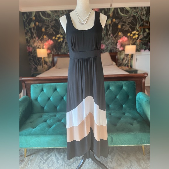 Sandra Darren Sleeveless Dress - Picture 1 of 4